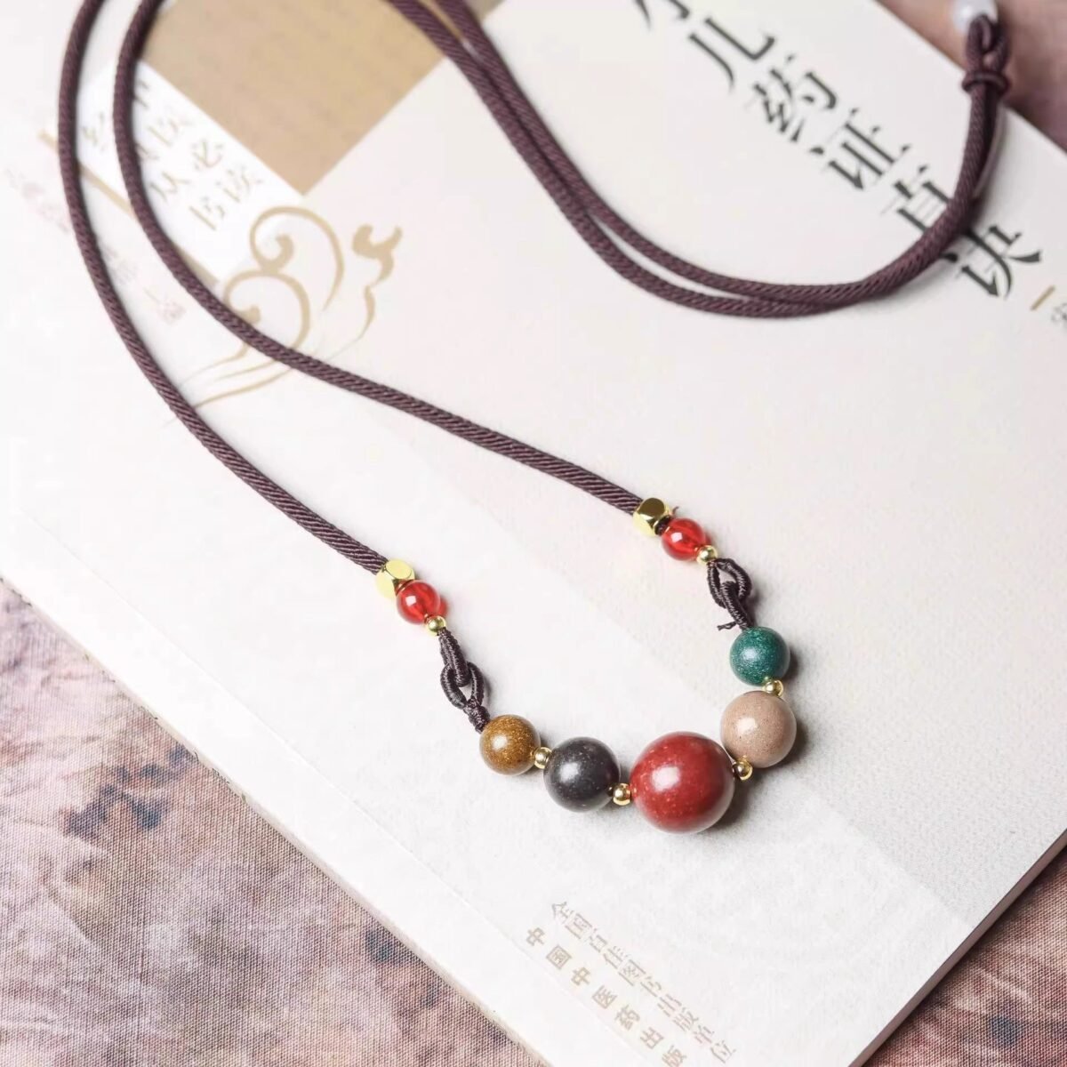 Natural health necklace with Chinese herbal fragrance beads - Image 2